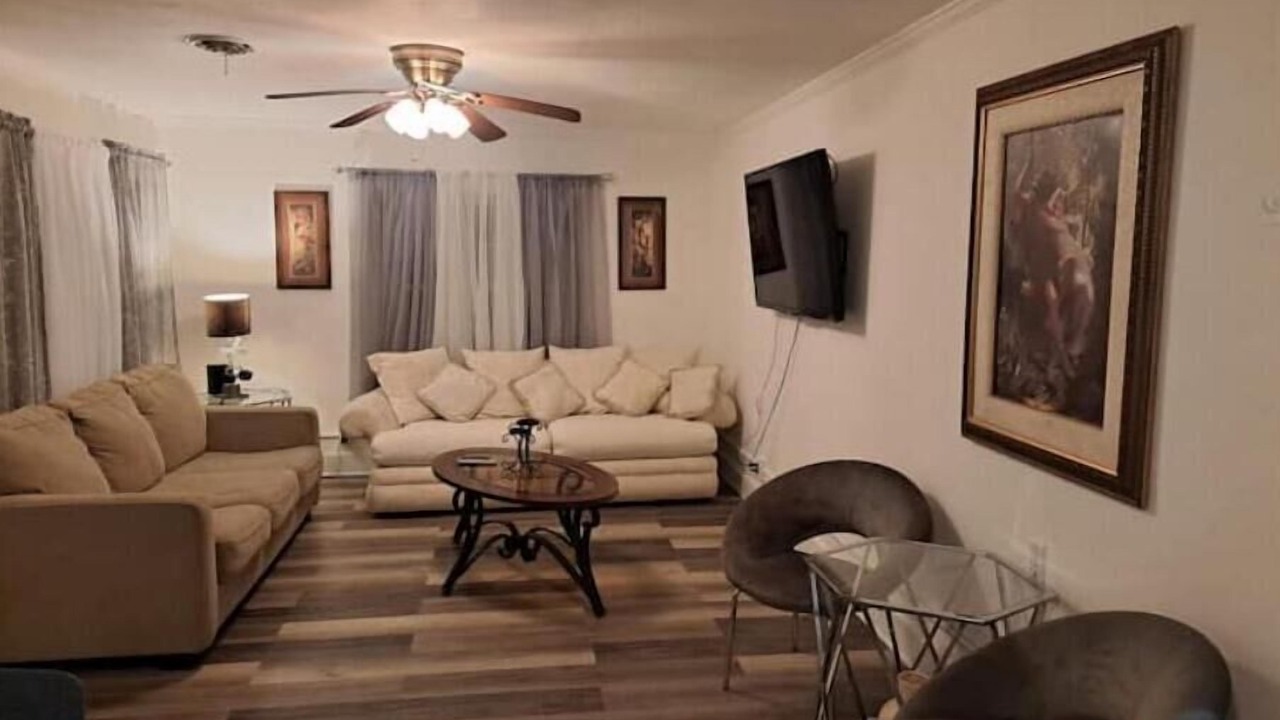 Photo of Livingroom in Tallahassee
