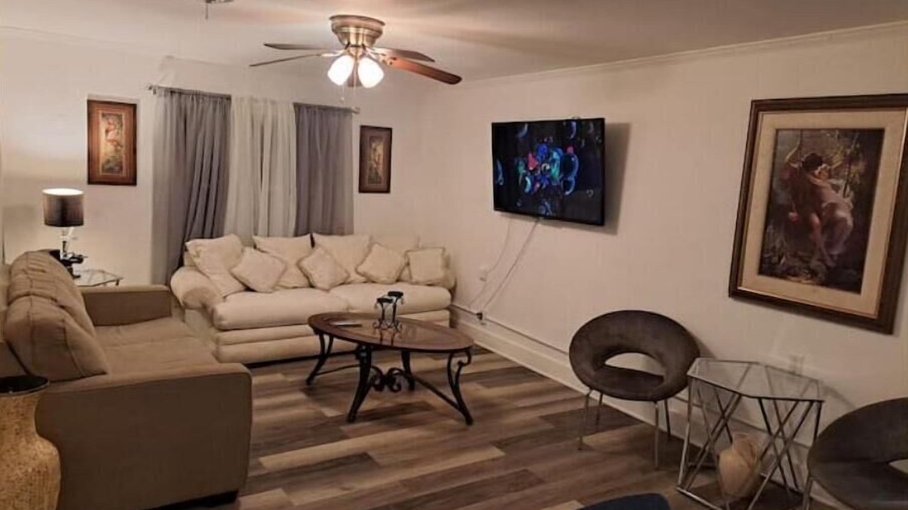 Photo of Livingroom in Tallahassee