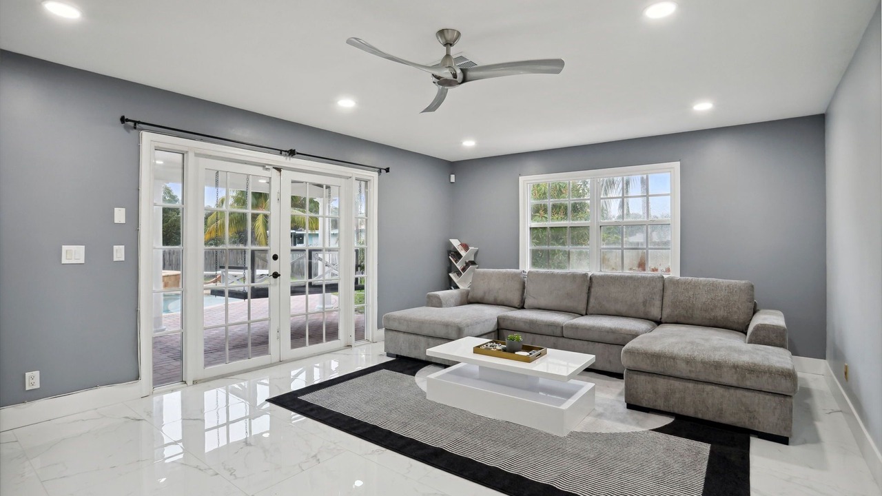 Photo of Livingroom in Lake Clarke Shores