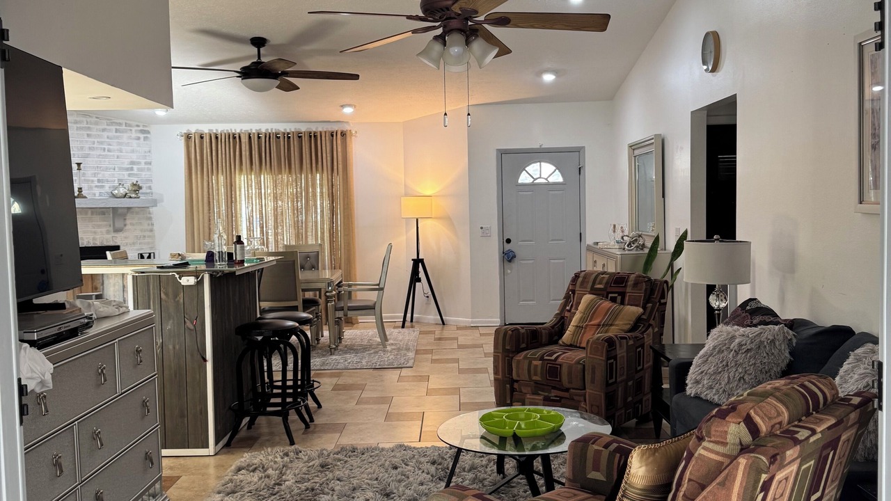 Photo of Livingroom in Riverview