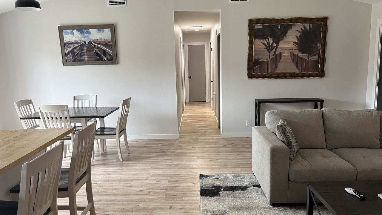 Photo of Livingroom in Foley