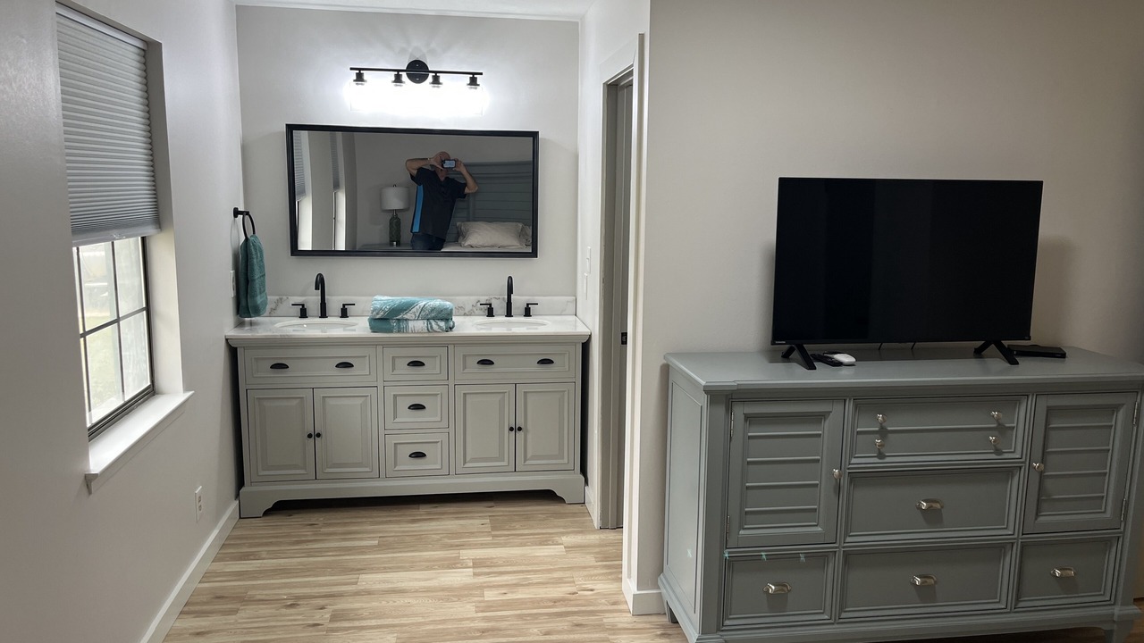 Photo of Bedroom in Foley