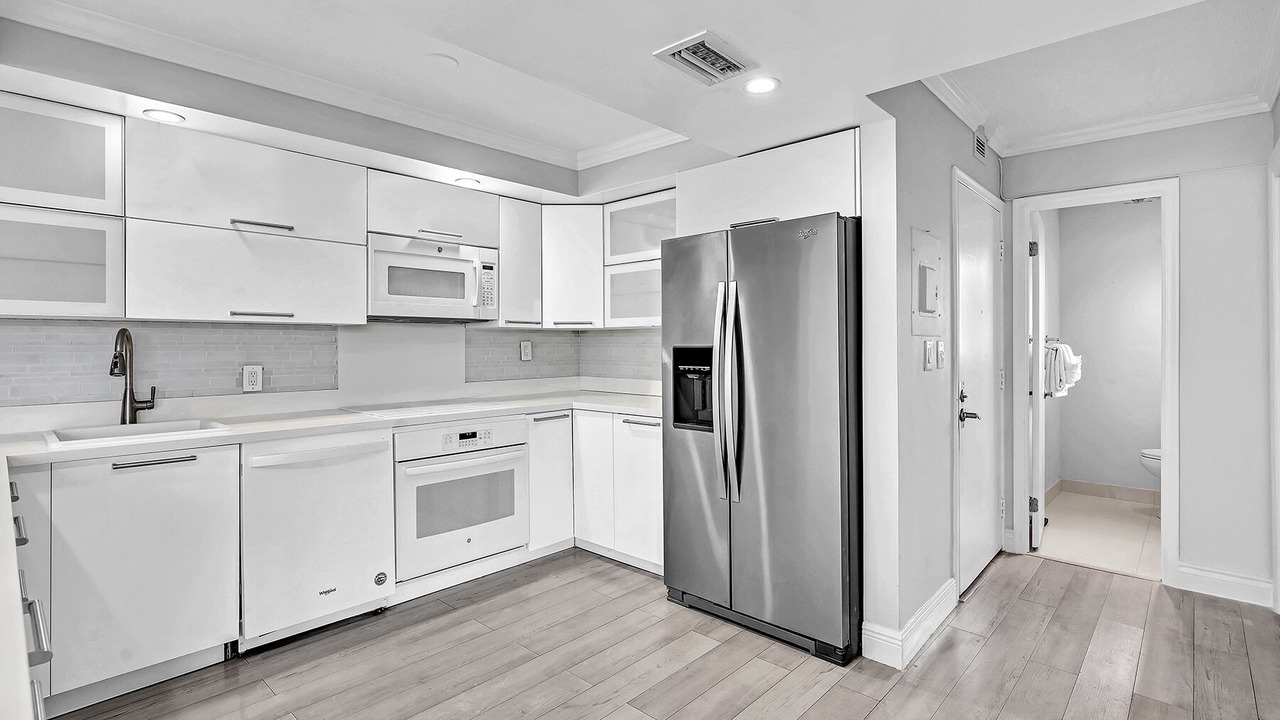 Photo of Kitchen in Bay Harbor Islands