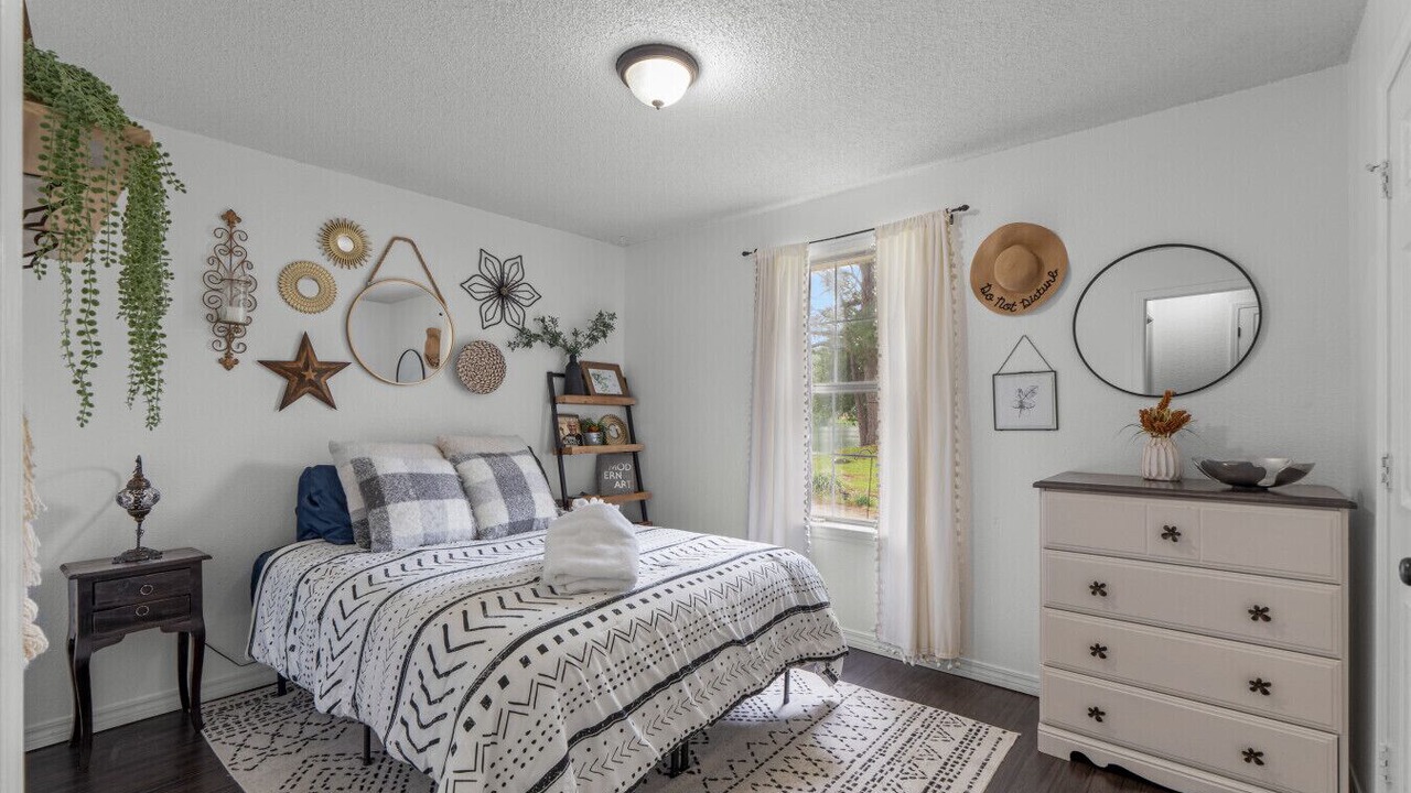 Photo of Bedroom in Pensacola