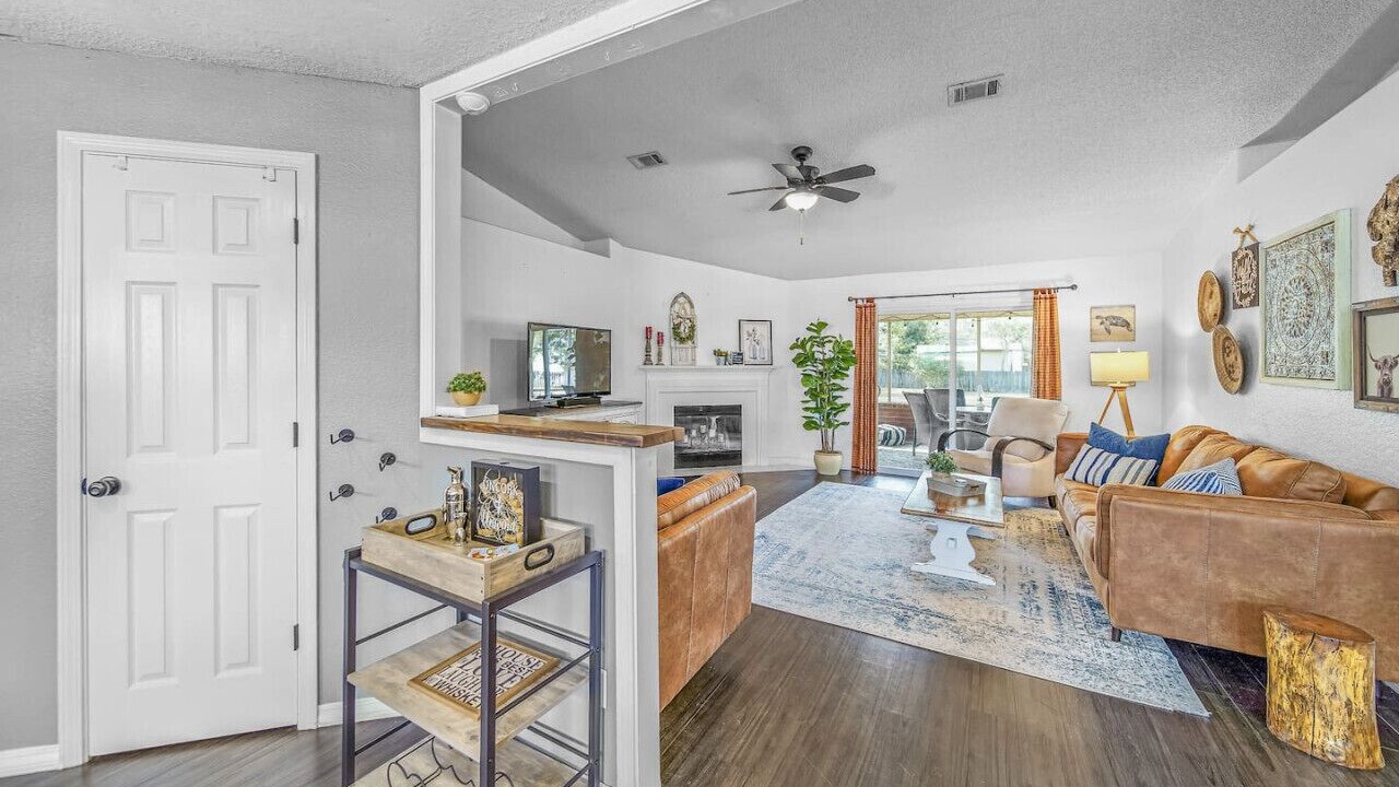Photo of Livingroom in Pensacola