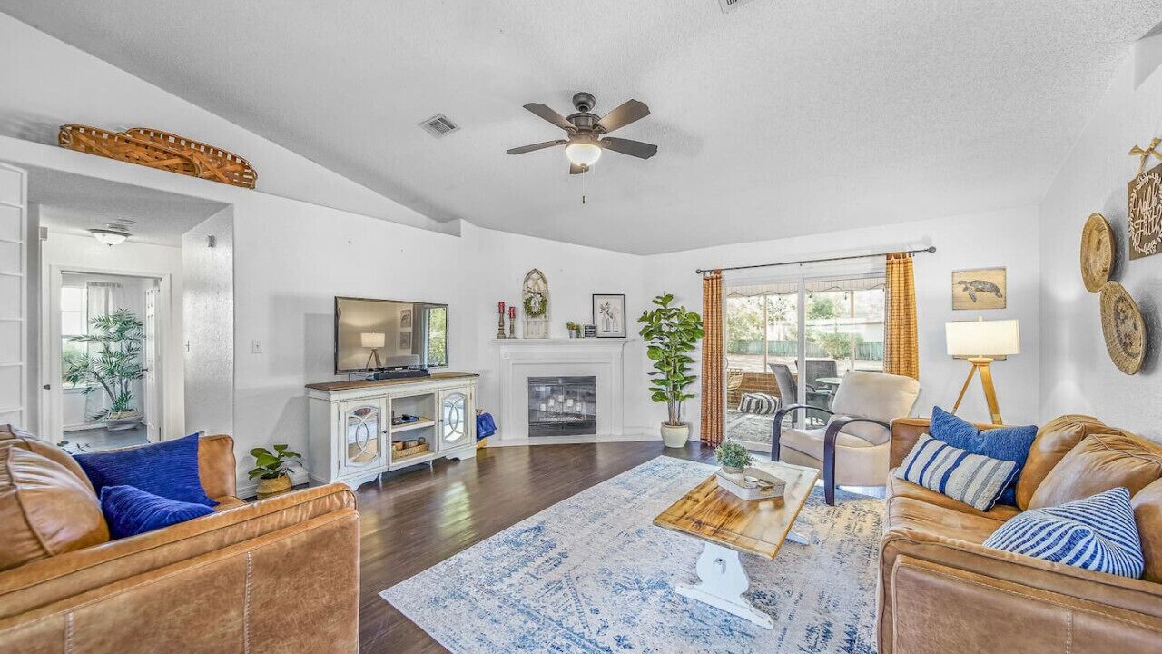 Photo of Livingroom in Pensacola