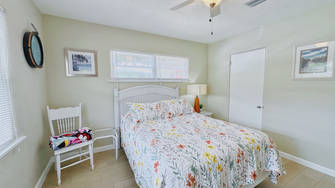 Photo of Bedroom in Edgewater