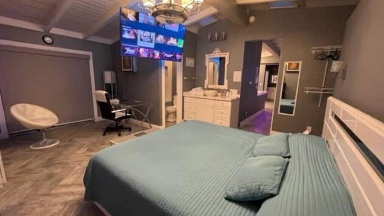 Photo of Bedroom in Lauderdale Isles