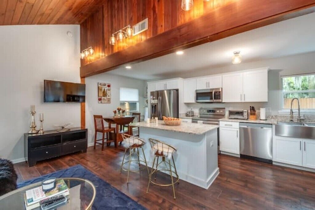 Photo of Kitchen in Historic District