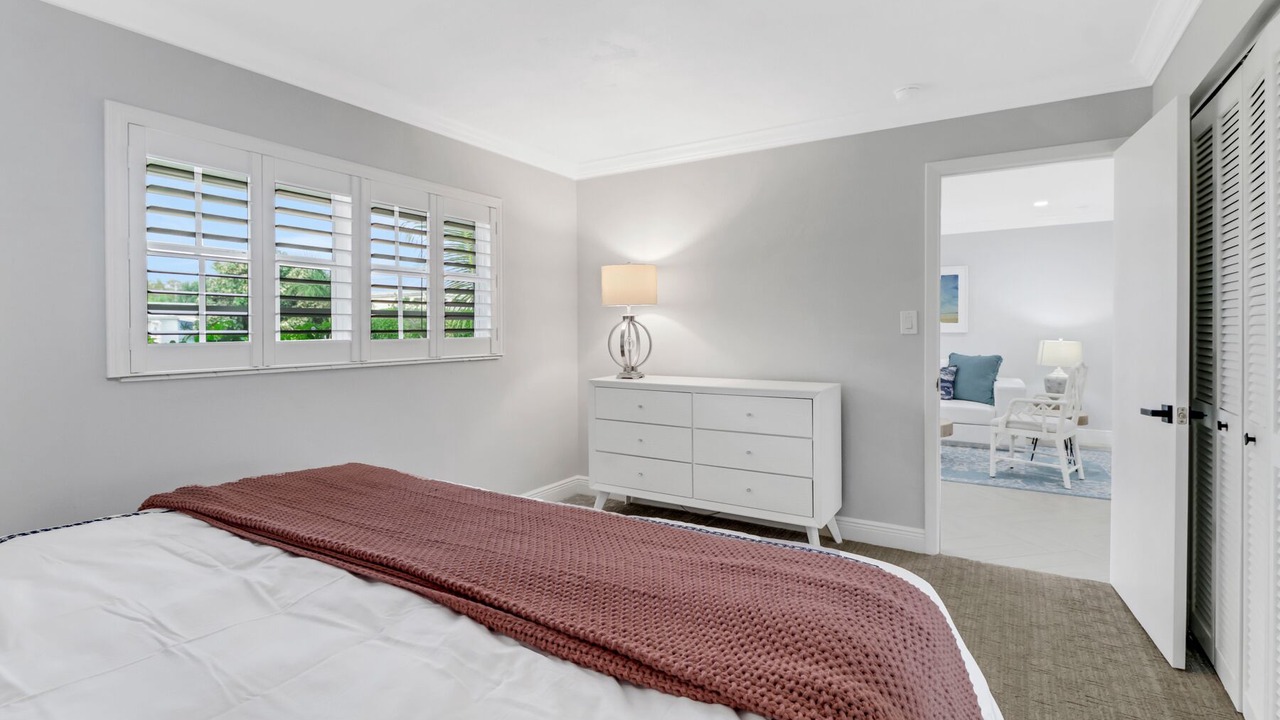 Photo of Bedroom in Lake Park