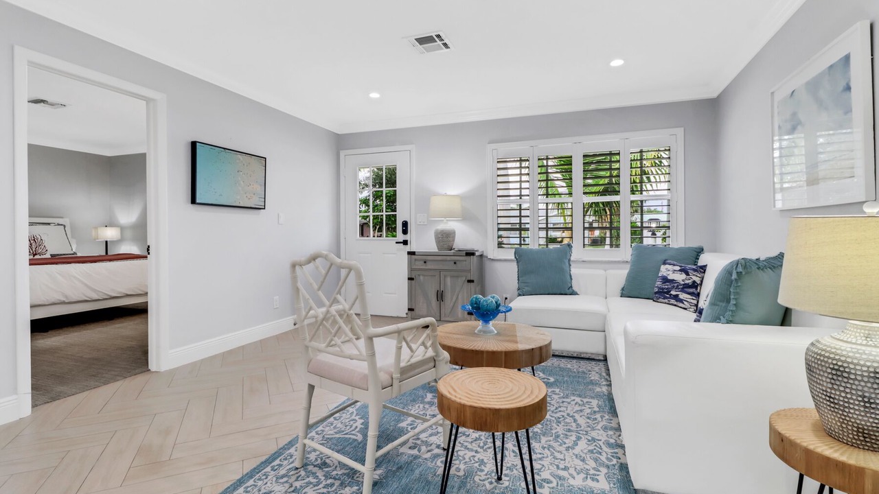 Photo of Livingroom in Lake Park
