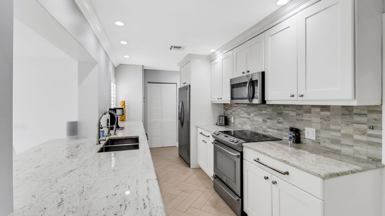 Photo of Kitchen in Lake Park