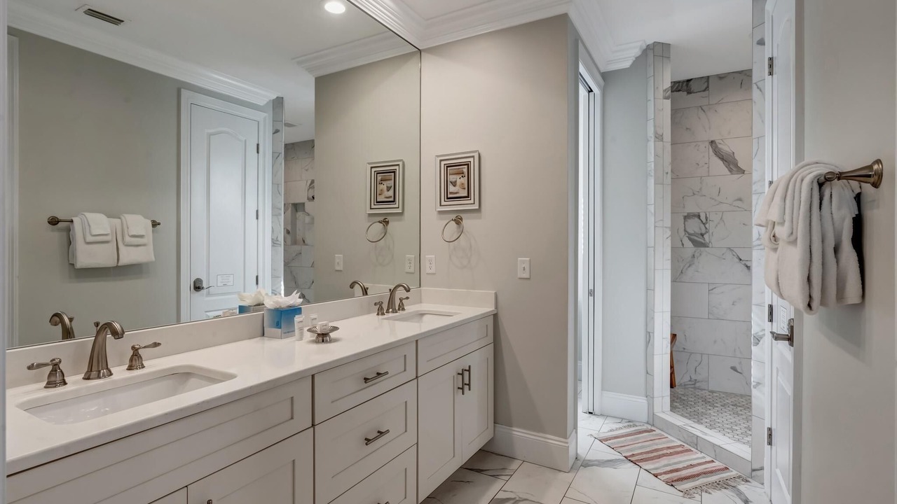 Photo of Bathroom in Baytowne Wharf