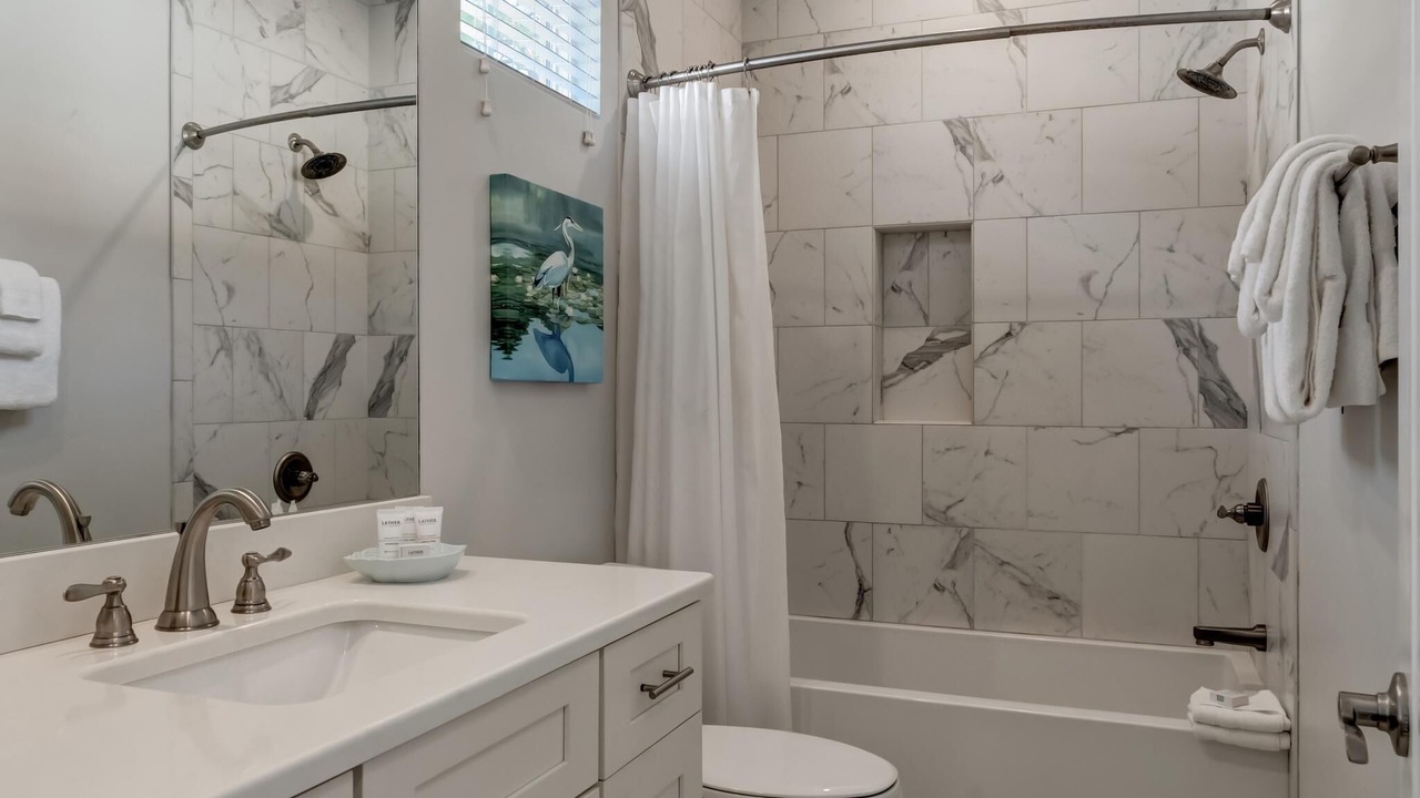 Photo of Bathroom in Baytowne Wharf