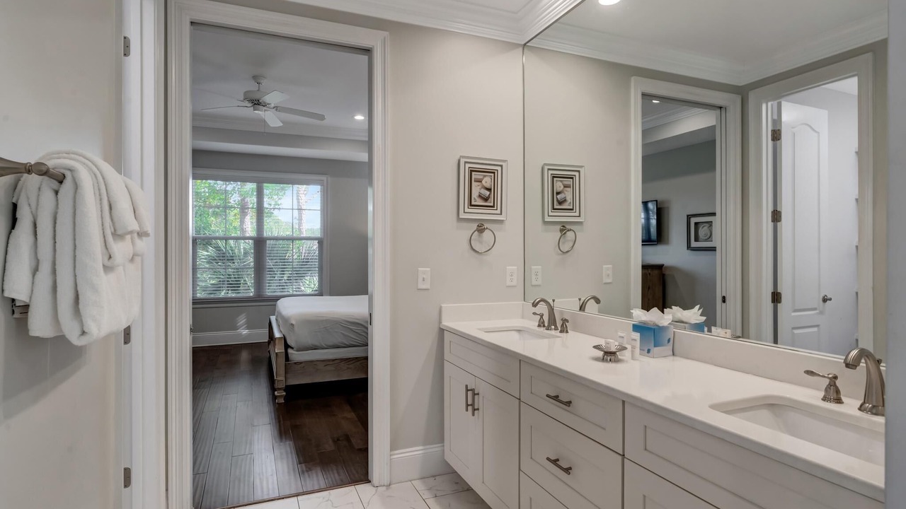 Photo of Bathroom in Baytowne Wharf