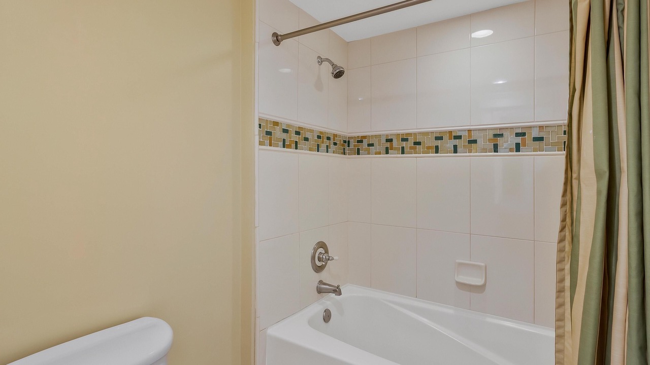 Photo of Bathroom in Baytowne Wharf
