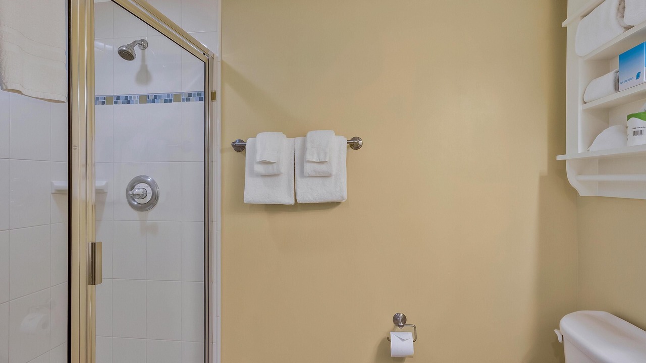 Photo of Bathroom in Baytowne Wharf
