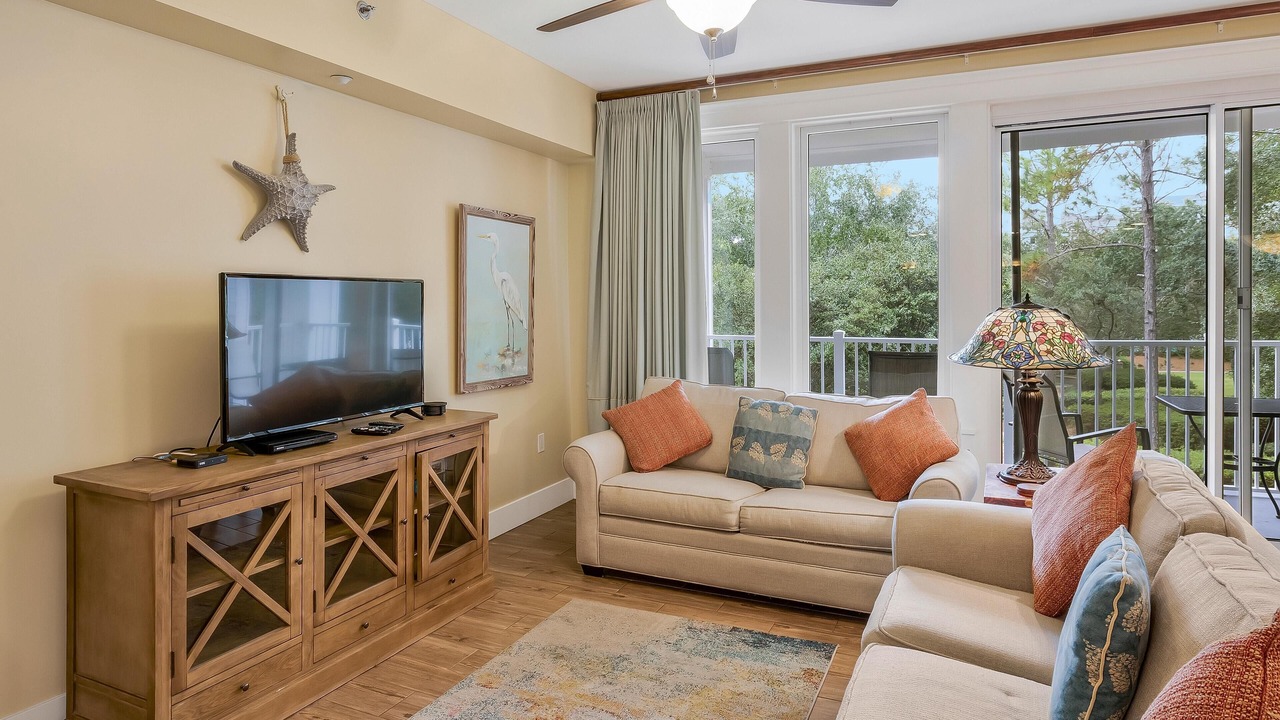 Photo of Livingroom in Baytowne Wharf
