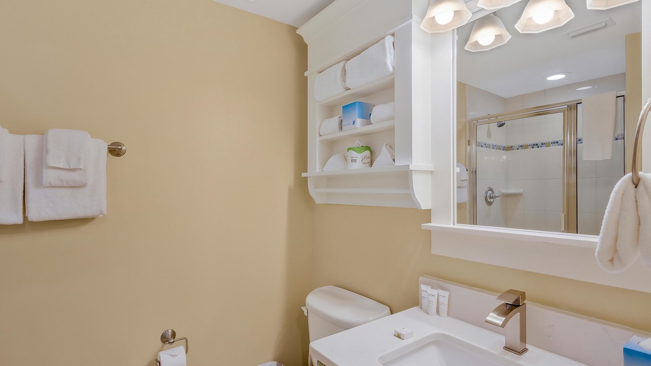 Photo of Bathroom in Baytowne Wharf