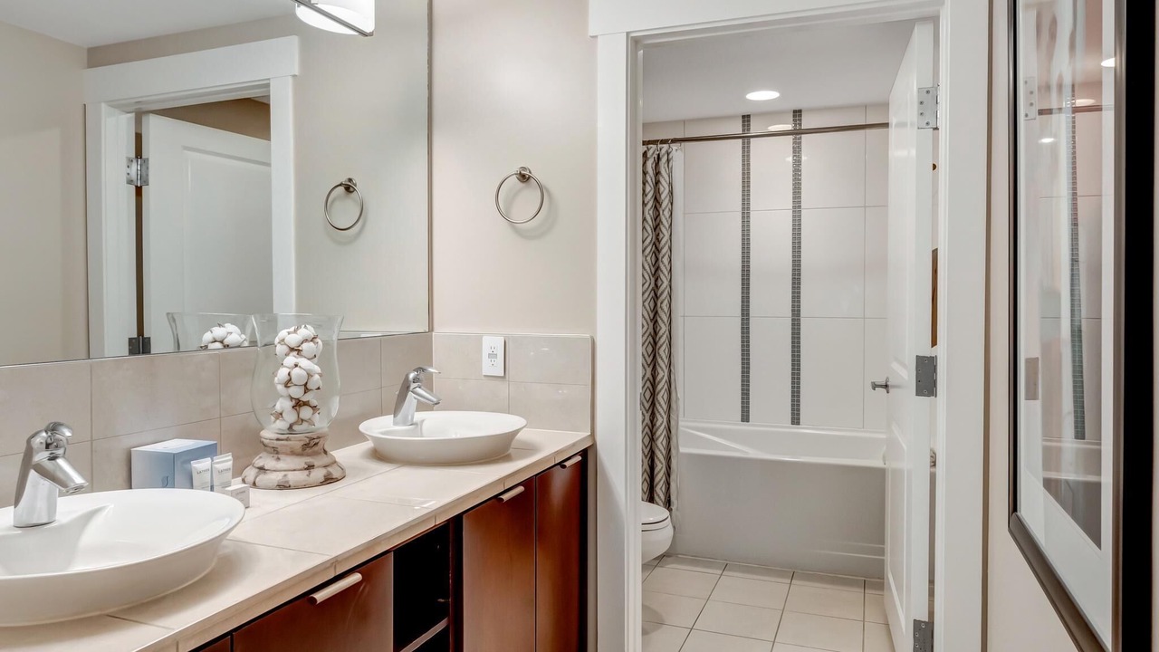 Photo of Bathroom in Baytowne Wharf