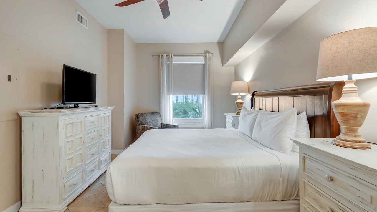 Photo of Bedroom in Baytowne Wharf