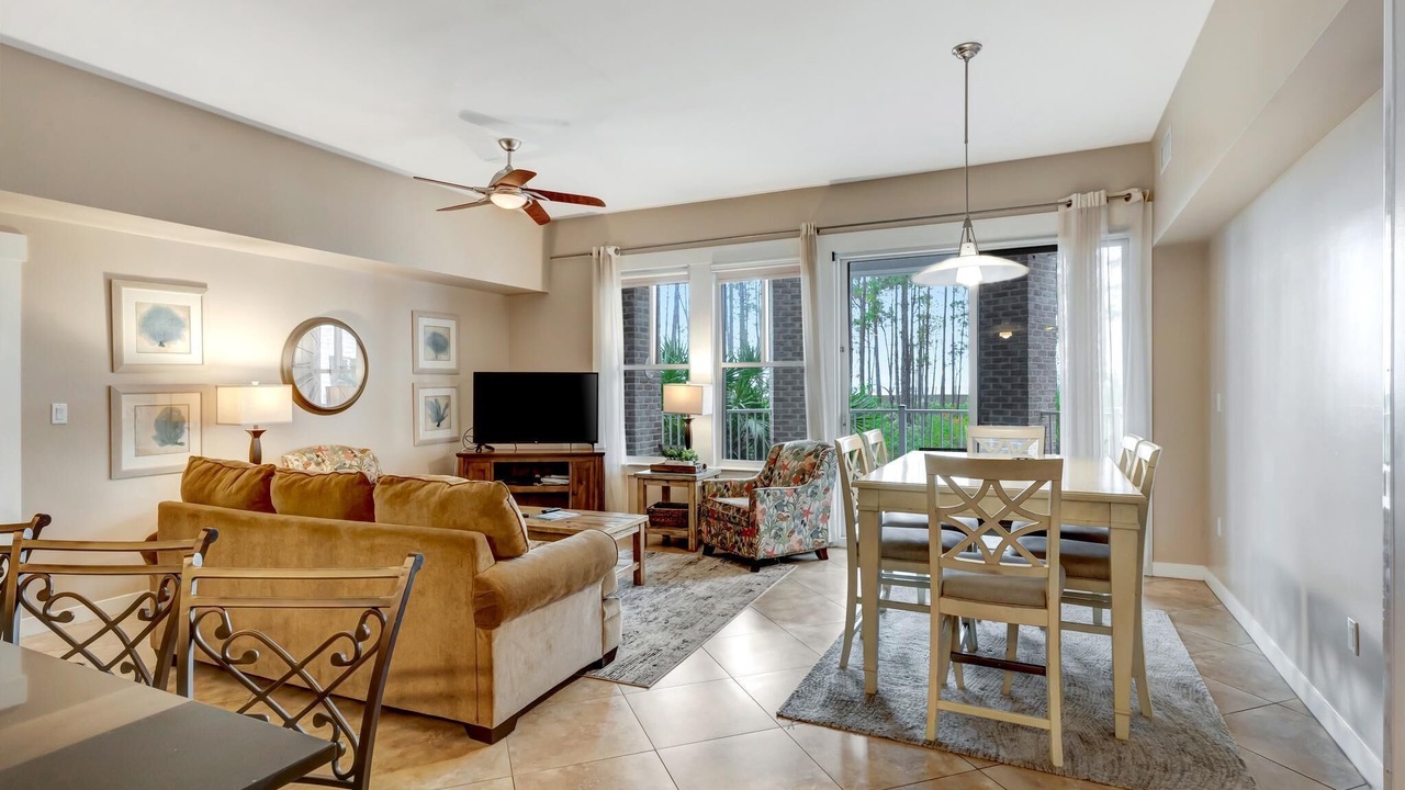 Photo of Livingroom in Baytowne Wharf