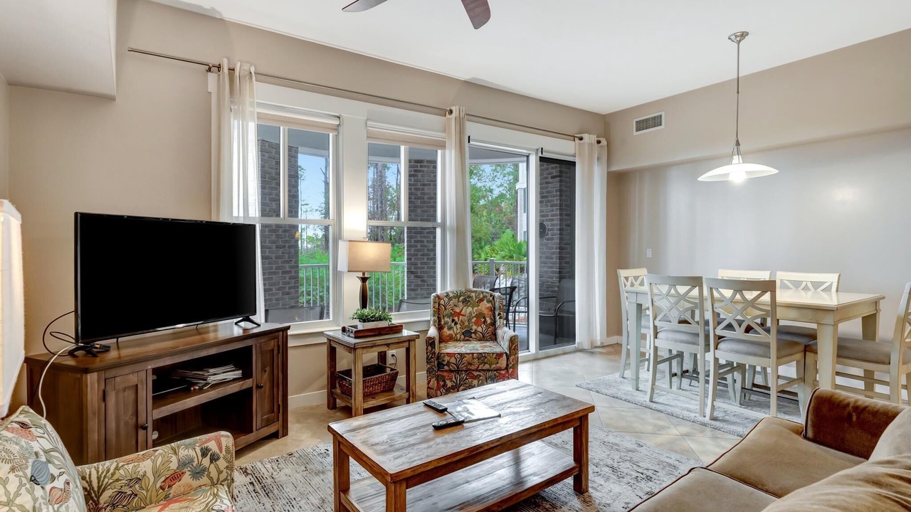Photo of Livingroom in Baytowne Wharf