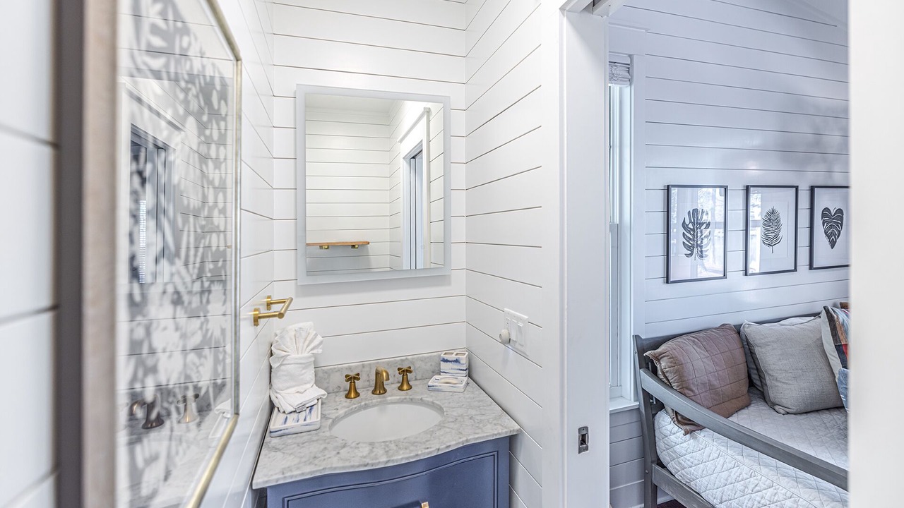 Photo of Bathroom in Laurel Grove