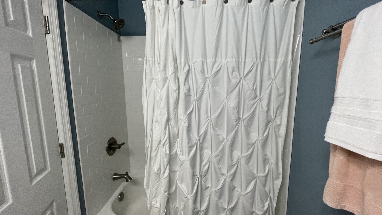 Photo of Bathroom in Meadowlawn