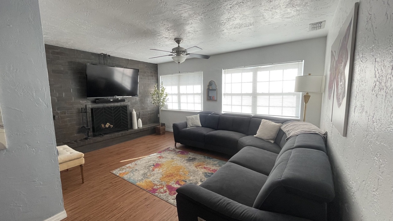Photo of Livingroom in Meadowlawn