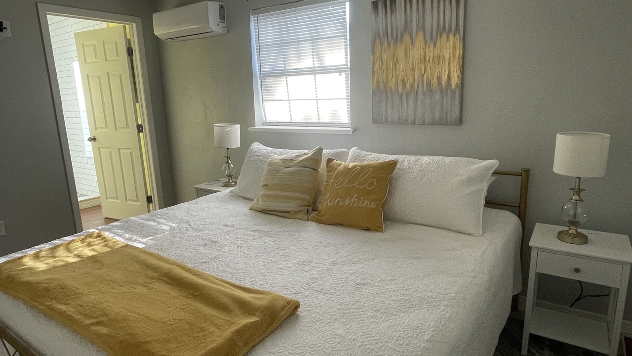 Photo of Bedroom in Meadowlawn