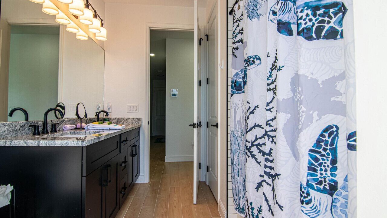 Photo of Bathroom in Pelican