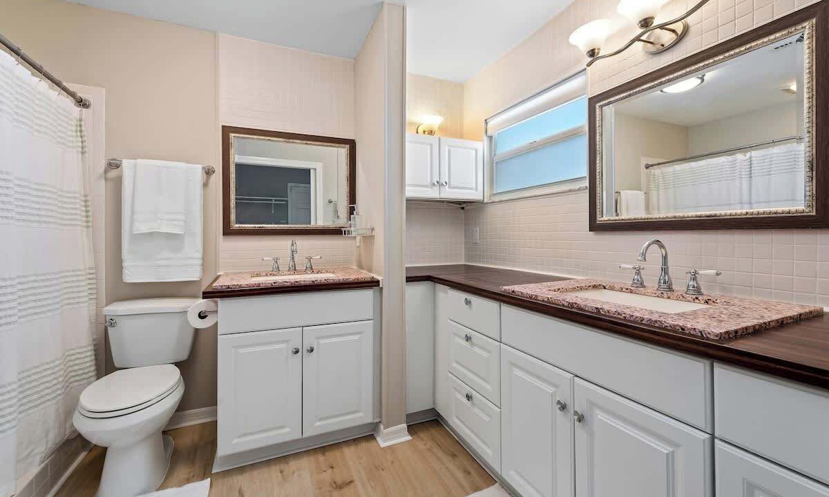 Photo of Bathroom in Arlington Park