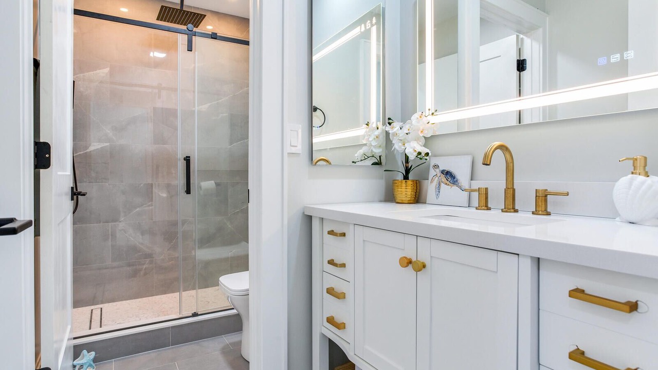 Photo of Bathroom in Rustic Oaks