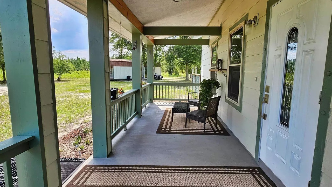 Photo of Patio Balcony in Lee