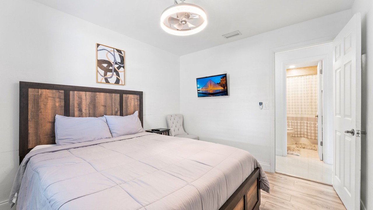 Photo of Bedroom in Lauderdale Lakes