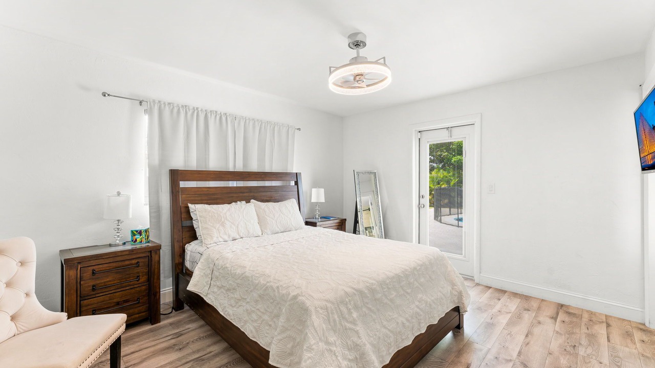 Photo of Bedroom in Lauderdale Lakes