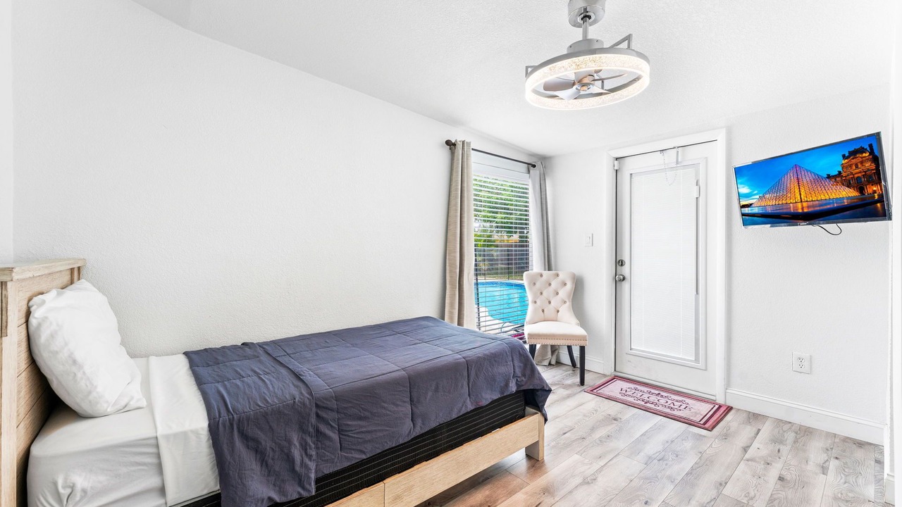 Photo of Bedroom in Lauderdale Lakes