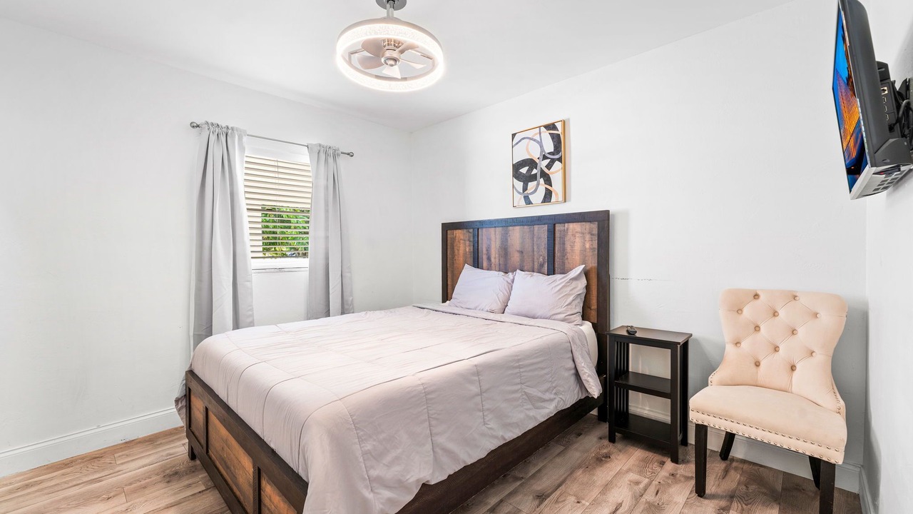 Photo of Bedroom in Lauderdale Lakes