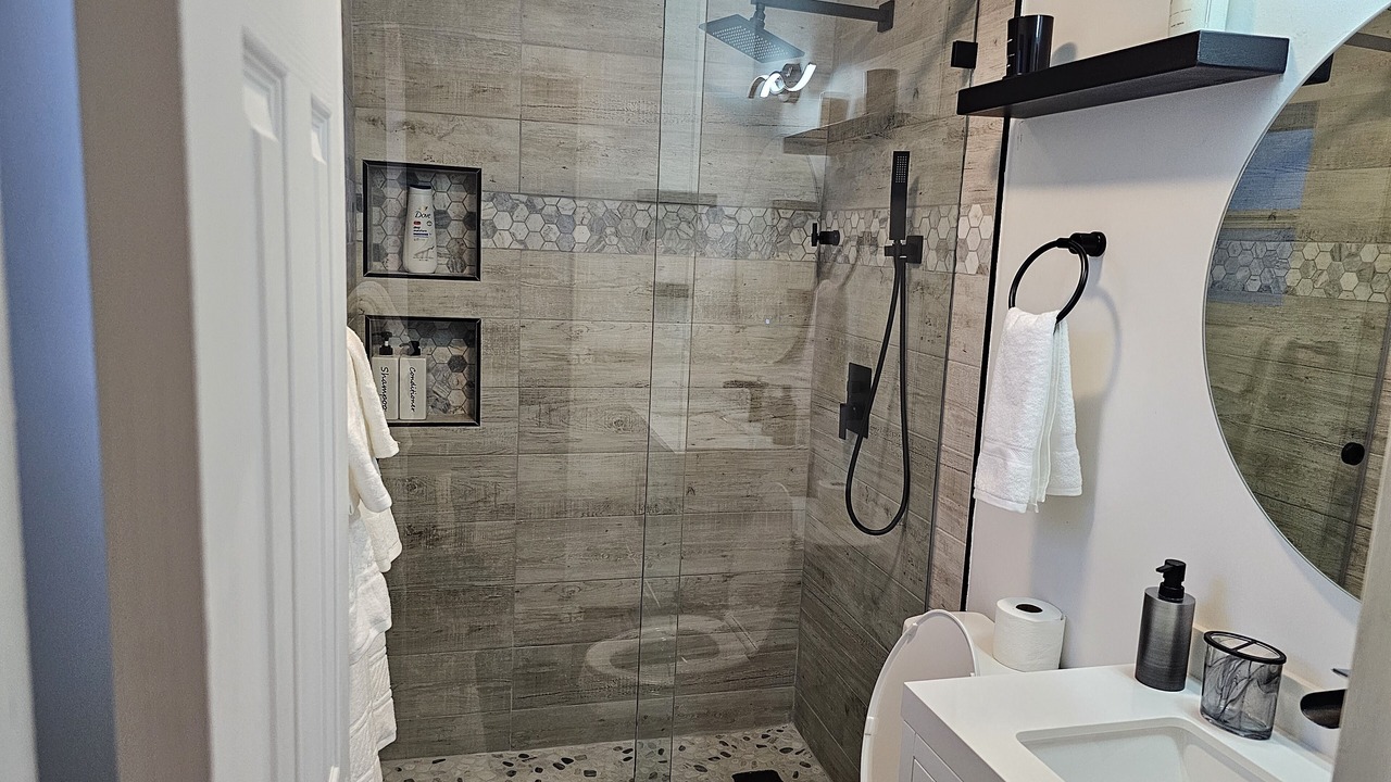 Photo of Bathroom in Lauderdale Lakes