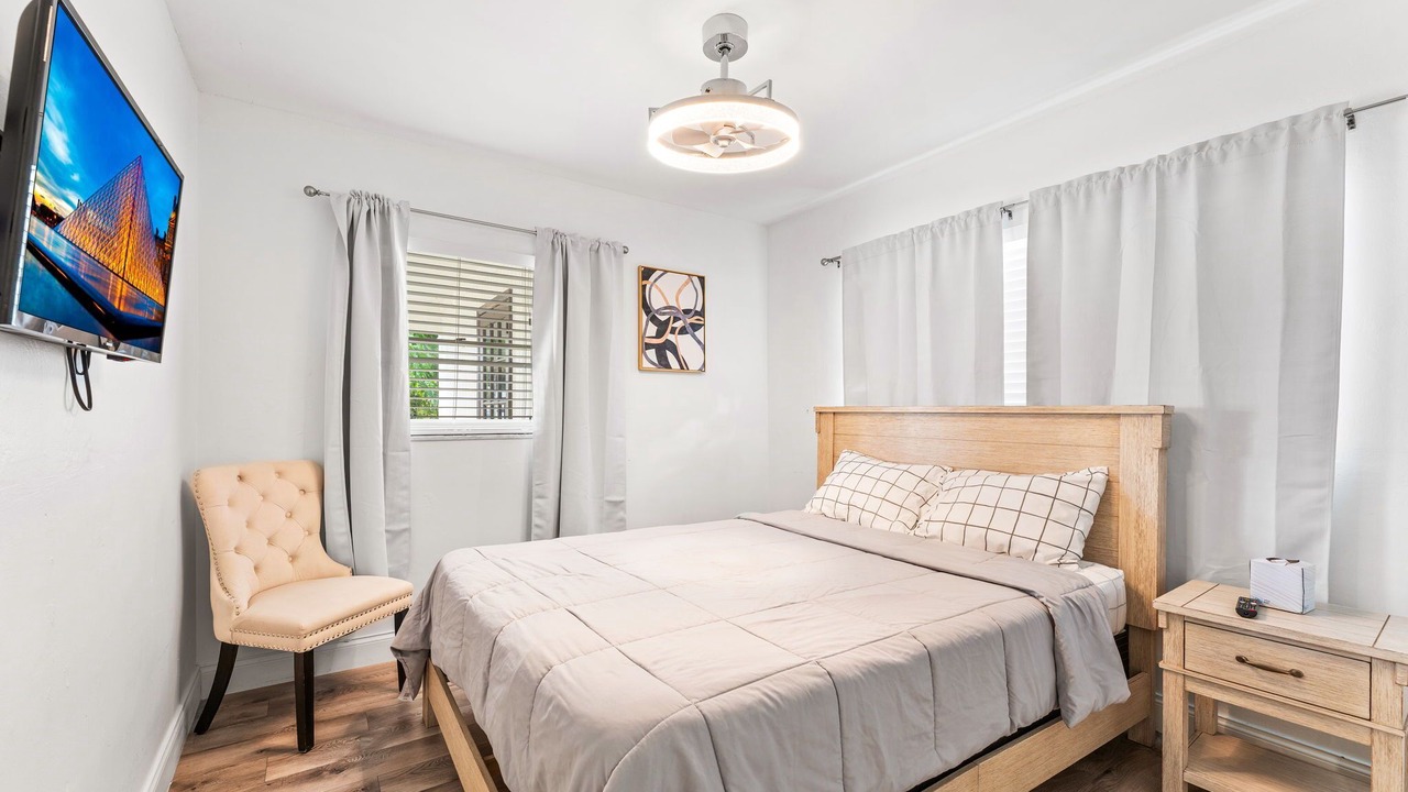 Photo of Bedroom in Lauderdale Lakes