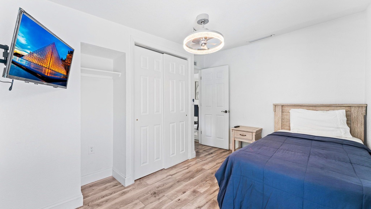 Photo of Bedroom in Lauderdale Lakes