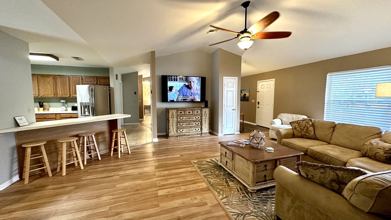 Photo of Livingroom in Taylor Creek
