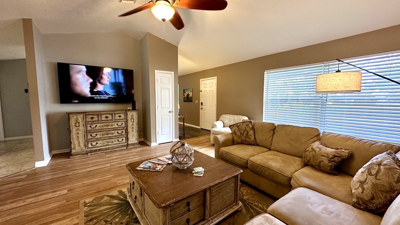 Photo of Livingroom in Taylor Creek