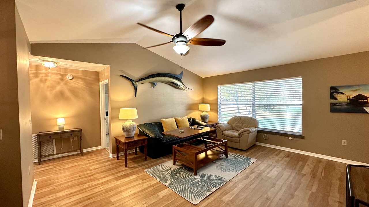Photo of Livingroom in Taylor Creek