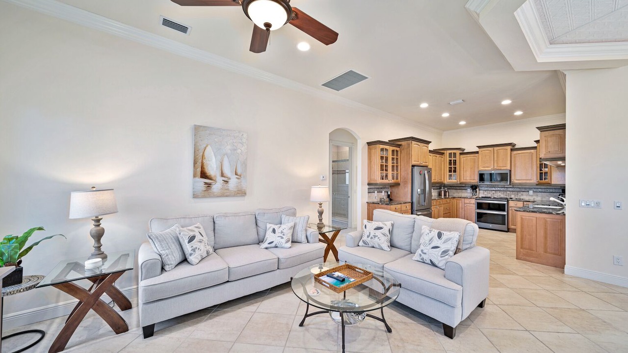 Photo of Livingroom in Beachview Country Club Estates