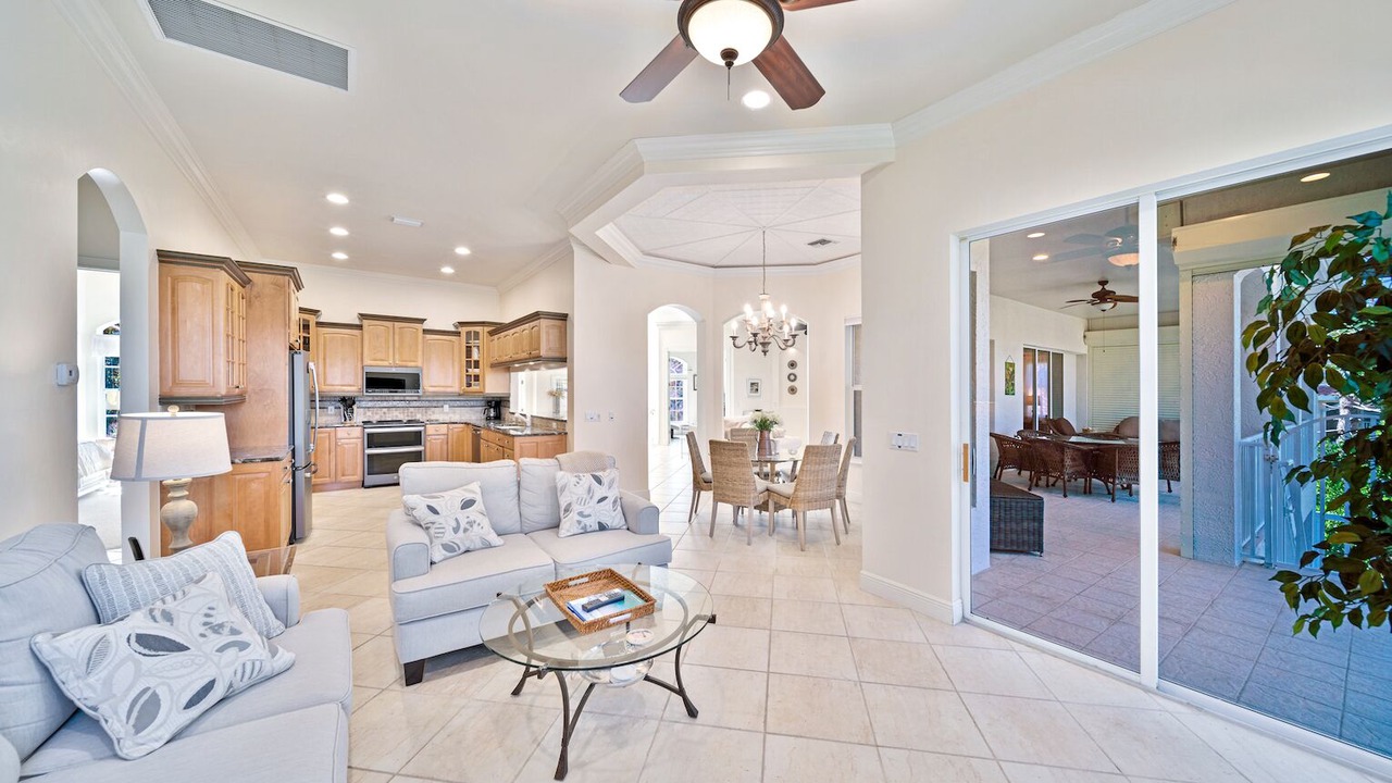 Photo of Livingroom in Beachview Country Club Estates