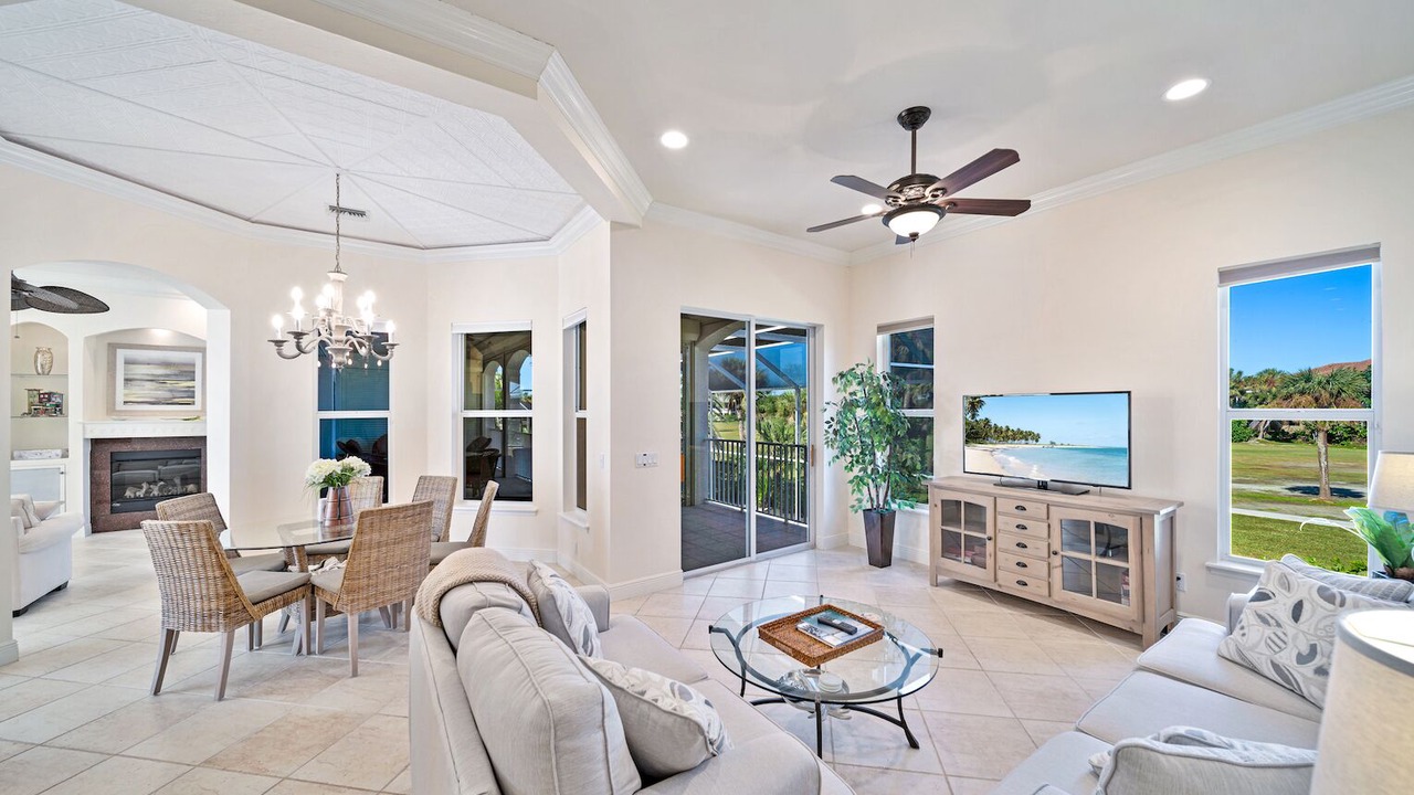 Photo of Livingroom in Beachview Country Club Estates