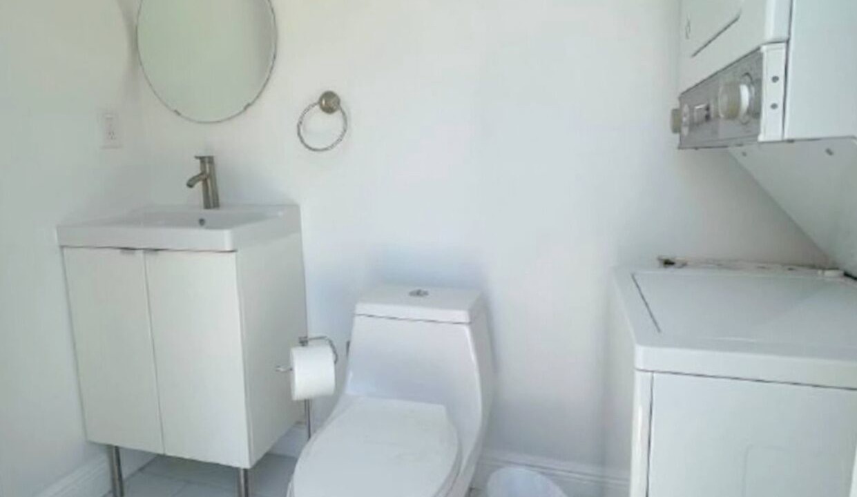 Photo of Bathroom in Royal Poinciana