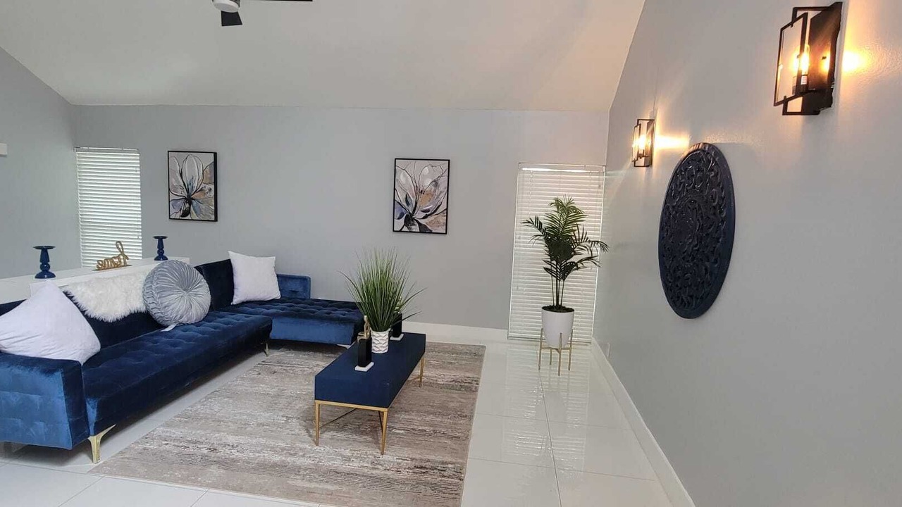 Photo of Livingroom in Sunrise